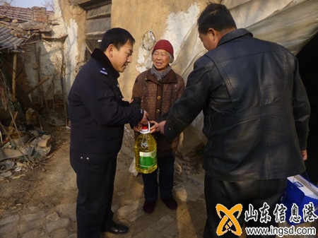 陵縣:節(jié)前送問候 禮輕情意重 (1)_副本.jpg
